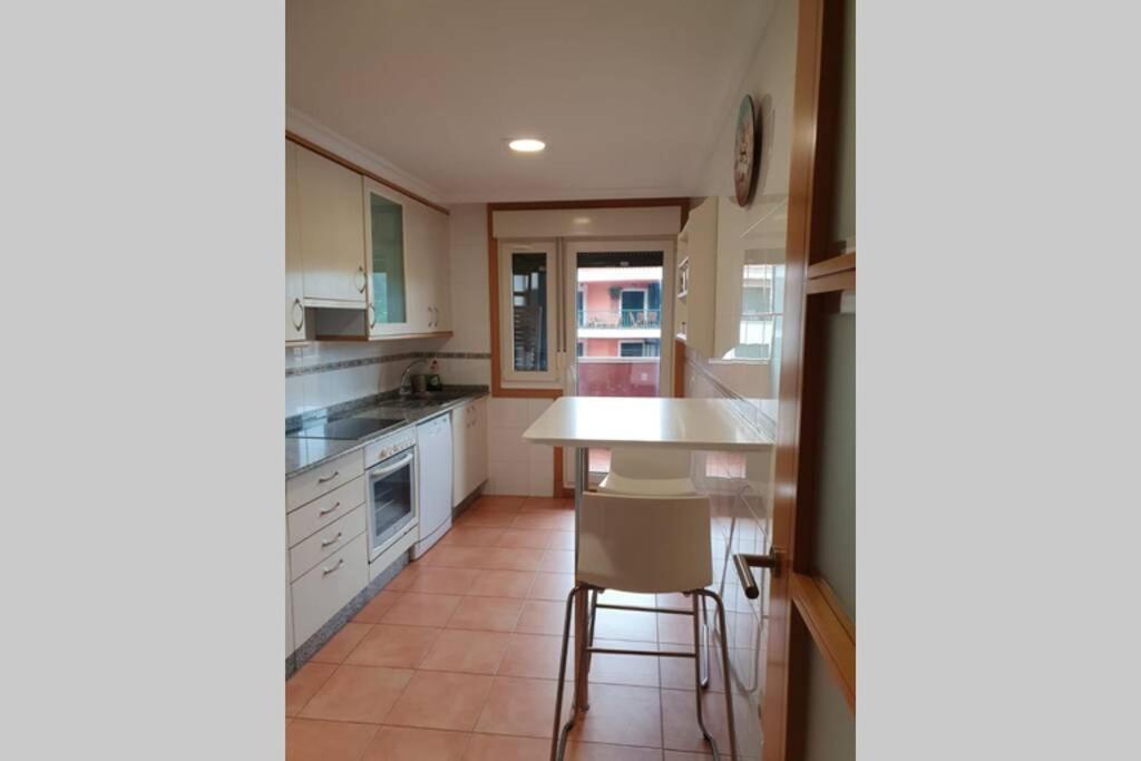 Apartamento Con Vistas Al Mar, Piscina Y Parking Apartment Sanxenxo Ngoại thất bức ảnh